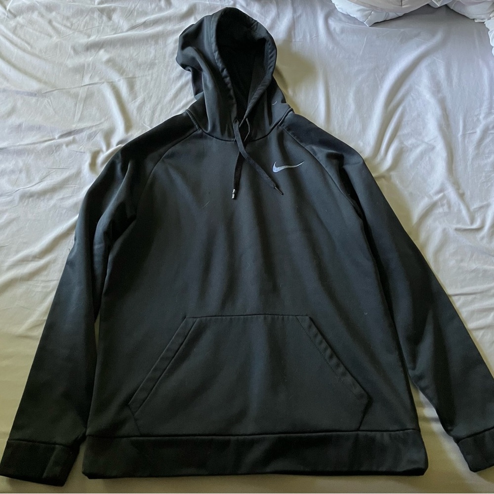 Men’s Nike sweatshirt